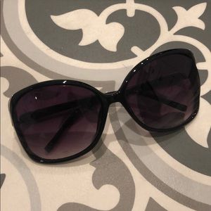 Tahari- Oversize Stone Sunglasses